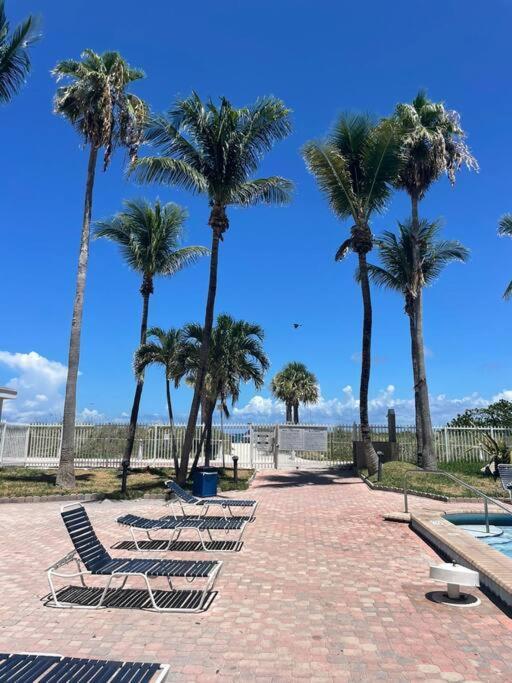 Chic Ocean Front Studio! Apartamento